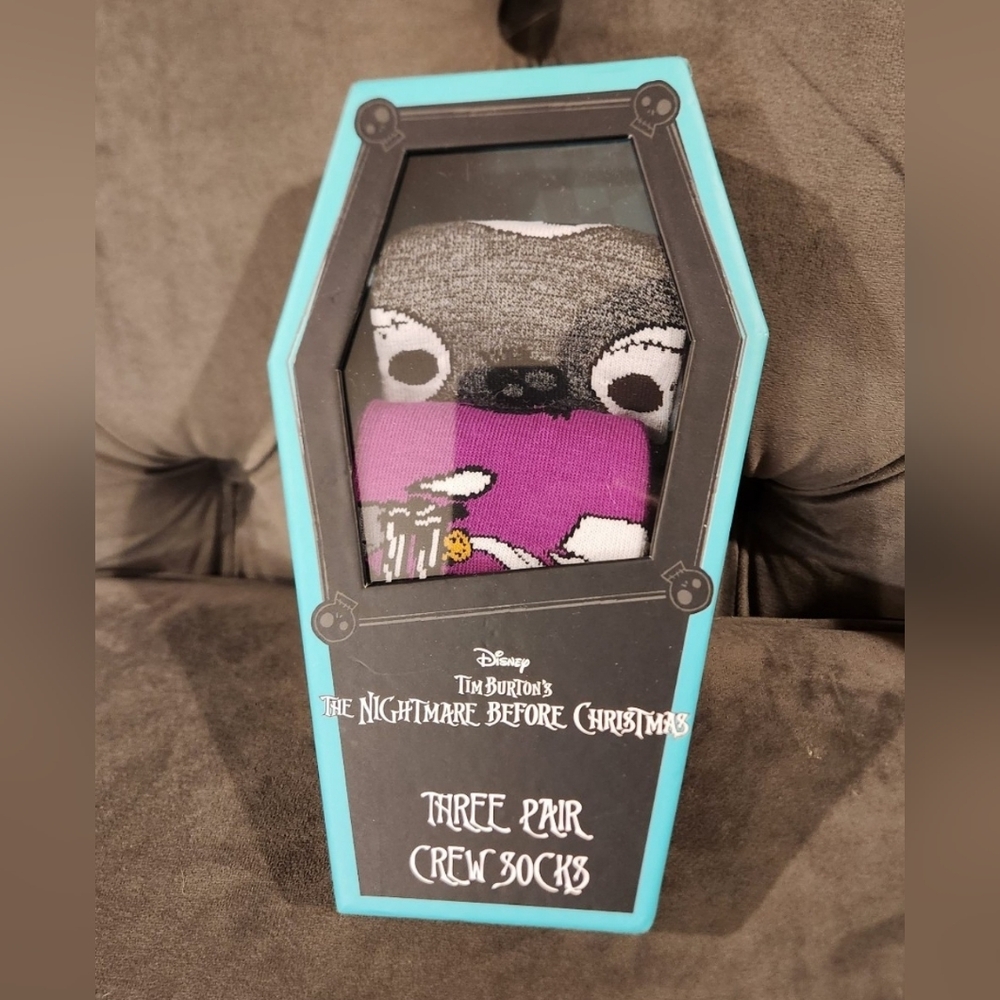 Disney Nightmare Before Christmas NBC Crew Socks - 3-Pack in Coffin Box